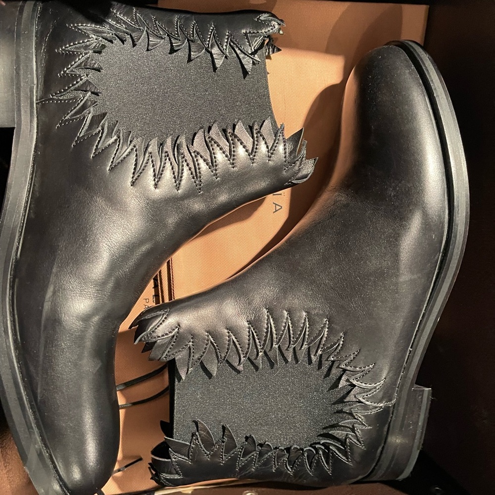 Alaia Chelsea Boots